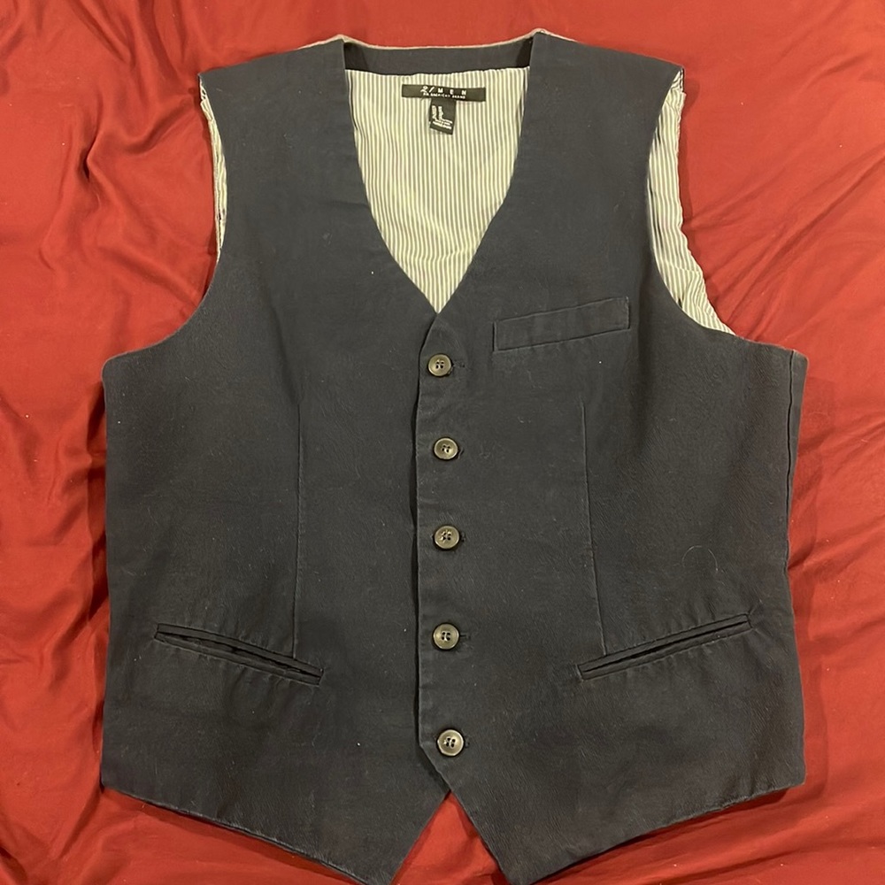 21 Men Slim Fit button Navy Vest size Medium
